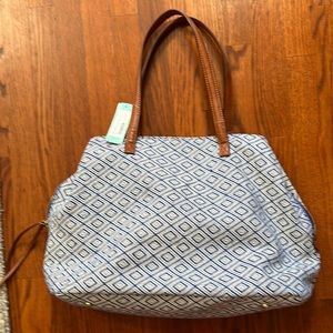 Street level tote
